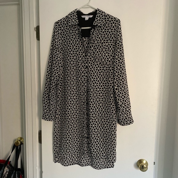 Diane Von Furstenberg Dresses & Skirts - Diane Von Furstenberg button up dress
